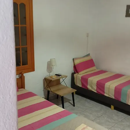 Yiannis House בית נופש *